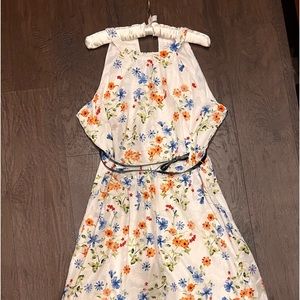 Elle sleeveless dress extra-large back of skirt is slightly longer. New.